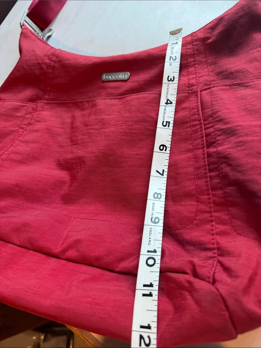 Baggallini Sienna Red crossbody Hobo bag Canvas pockets zip top Travel Vacation